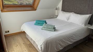 4 bedrooms, iron/ironing board, travel crib, free WiFi