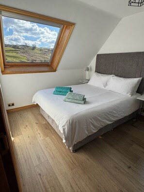 4 bedrooms, iron/ironing board, travel crib, free WiFi - Wallace Lodge - Unique experience (Comrie)