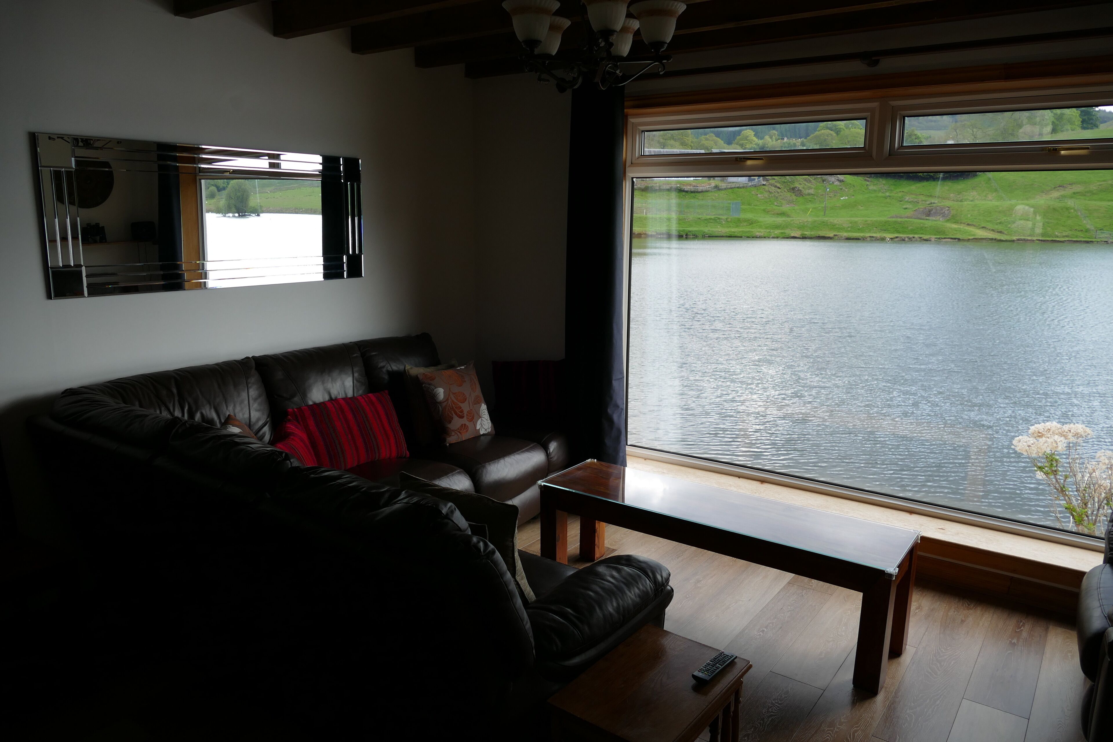 スマートテレビ、テレビゲーム、書庫