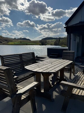 Outdoor dining - Wallace Lodge - Unique experience (Comrie)