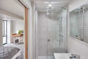 Bathroom - Coastal Townhouse (Whitby)