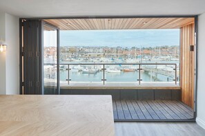 House | Water view - Coastal Townhouse (Whitby)