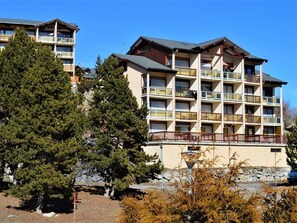 Exterior - Comfortable Studio Cab with South-Facing Balcony in Font-Romeu (Font-Romeu-Odeillo-Via)