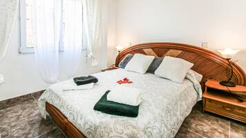 3 chambres, lit parapluie, Wi-Fi gratuit, draps fournis
