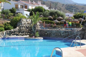 Outdoor pool - El Capistrano Village. Spacious home, large terrace. (Nerja)