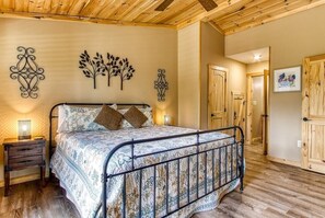 3 chambres, fer et planche à repasser, lit parapluie, Wi-Fi gratuit