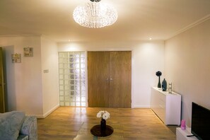 Apartment - Stunning Holiday Stay With Free Gym and Parking (Cardiff)