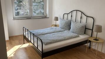 4 Schlafzimmer, Bügeleisen/Bügelbrett, Reisekinderbett, kostenloses WLAN