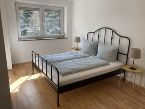 4 Schlafzimmer, Bügeleisen/Bügelbrett, Reisekinderbett, kostenloses WLAN
