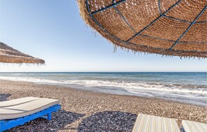 Beach nearby - Beach front apartment in Torrox Costa with WiFi (Torrox Costa)