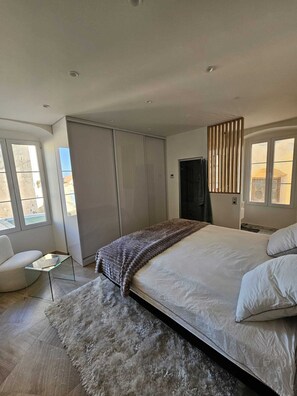 Strykejern/-brett, internettilgang og sengetøy