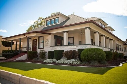 The Penthouse-Your Downtown Paso Robles Destination!
