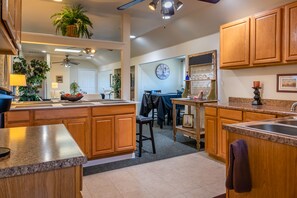 Interior - The Penthouse-Your Downtown Paso Robles Destination! (Paso Robles)