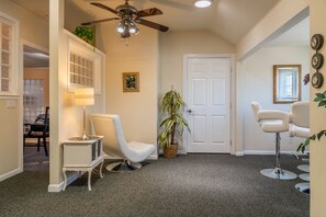 Interior - The Penthouse-Your Downtown Paso Robles Destination! (Paso Robles)