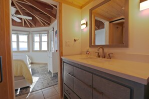 3 bedrooms, iron/ironing board, free WiFi, bed sheets - Topside - Kick back and relax in your tropical hideaway by the sea! (Hope Town)