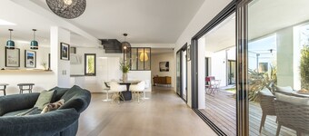 Amore - High standing contemporay villa