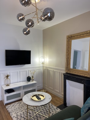 TV connectée, cheminée