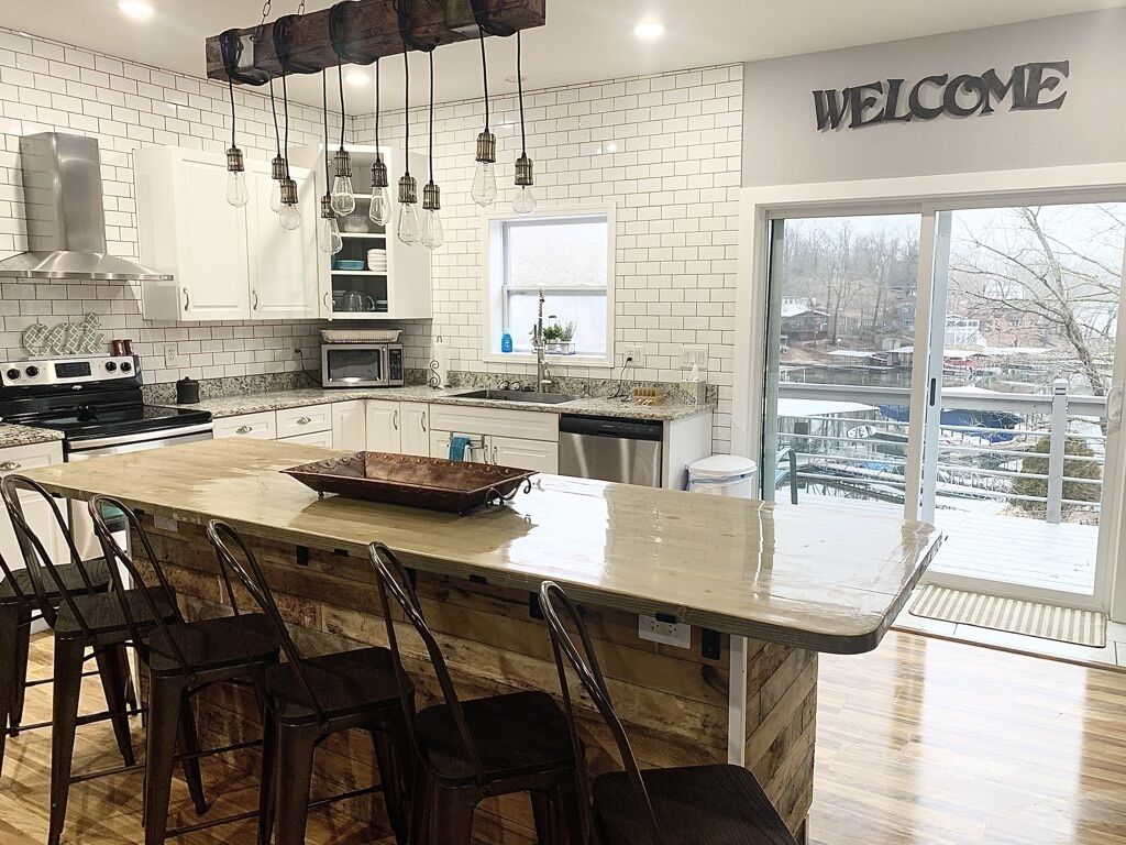 Lakefront | Kayaks | FirePit | Deck | Gazebo | W&D