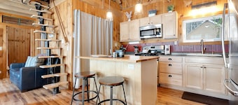 Dream Lakefront Modern Cabin