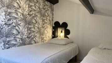 6 chambres, fer et planche à repasser, lit parapluie, Wi-Fi gratuit