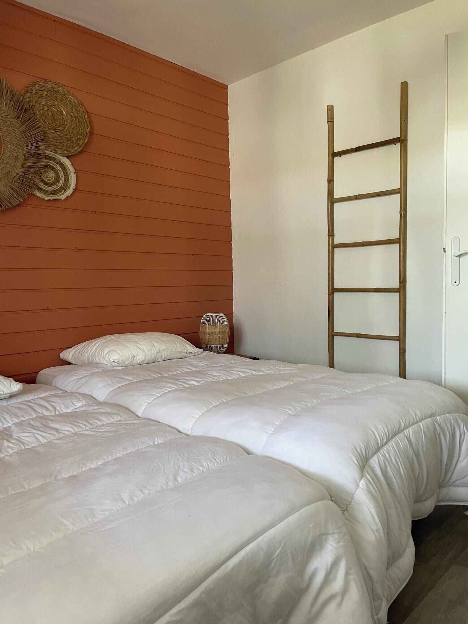 6 chambres, fer et planche à repasser, lit parapluie, Wi-Fi gratuit