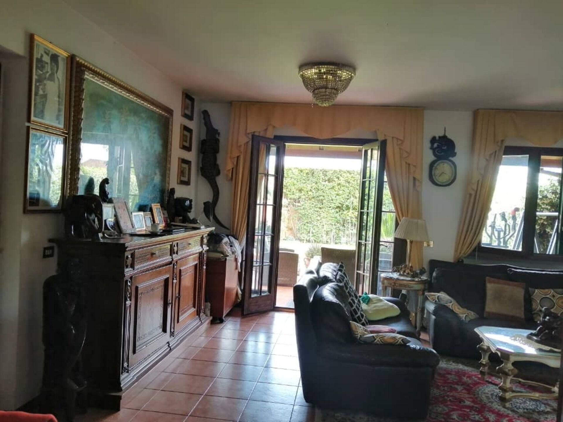 วิลล่า | ห้องนั่งเล่น | ทีวี 30 นิ้ว พร้อมช่องดิจิตอล, เตาผิง