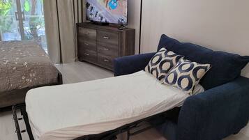 1 bedroom, iron/ironing board, WiFi, bed sheets