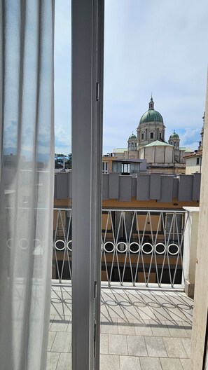 Apartamento luxo, vista para a cidade | Sacada