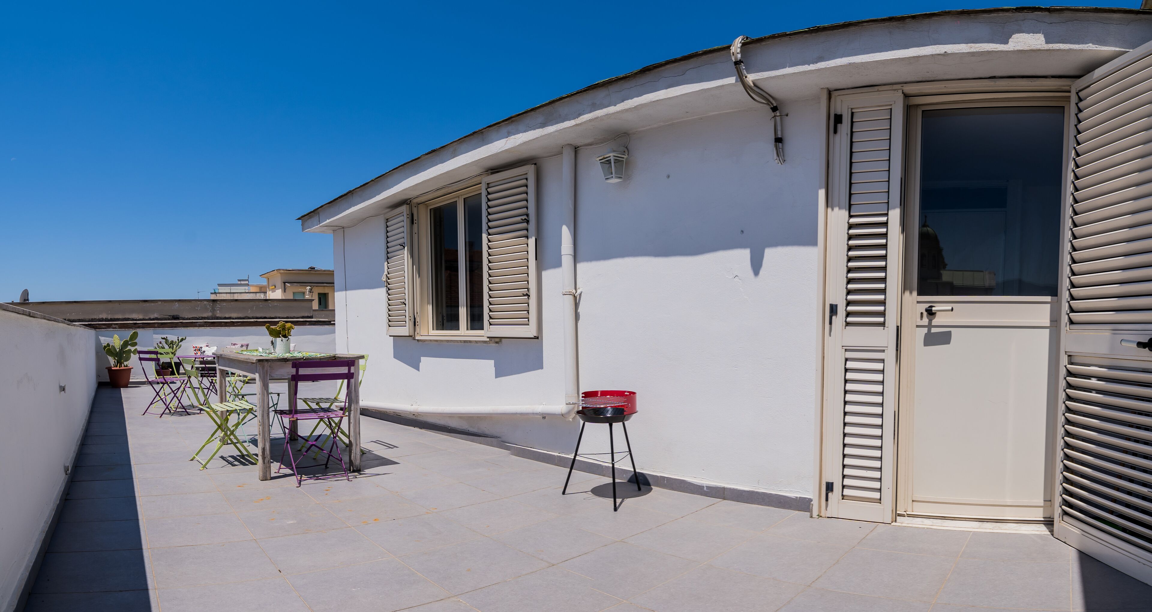 Doppia panoramica, terrazzo | Una scrivania, postazione laptop, tende oscuranti, insonorizzazione