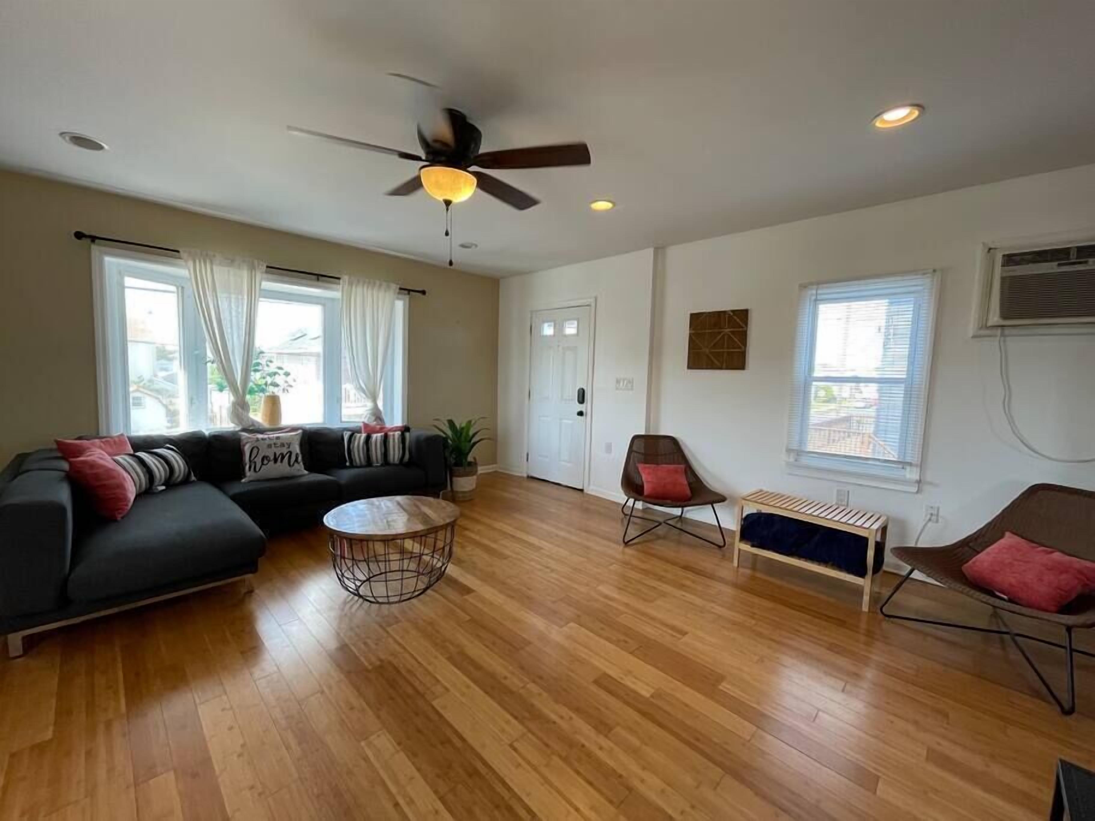 The Vacation Villa - 3BR, 2BA & Game Room!