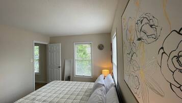 3 chambres, fer et planche à repasser, Wi-Fi, draps fournis