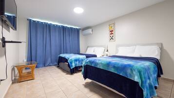 Vil·la familiar, 1 dormitori | 1 dormitori, escriptori, wifi gratuïta i roba de llit