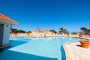 Udendørs pool