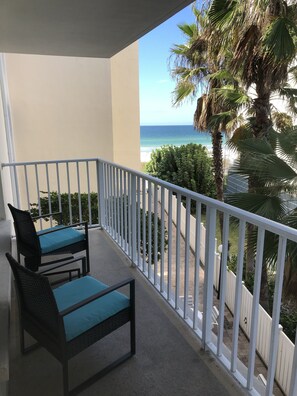 Property grounds - Beachside Corner-Unit W/Partial Gulfview - Pool & Private Wraparound Balcony (Indian Shores)
