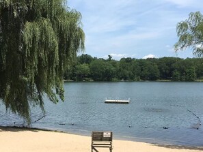 Beach nearby, sun loungers, beach towels