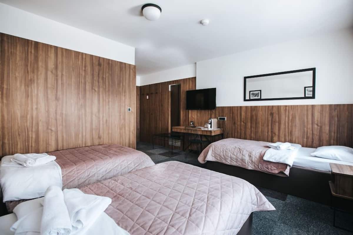 Superior Triple Room | 1 bedroom, Egyptian cotton sheets, premium bedding, minibar