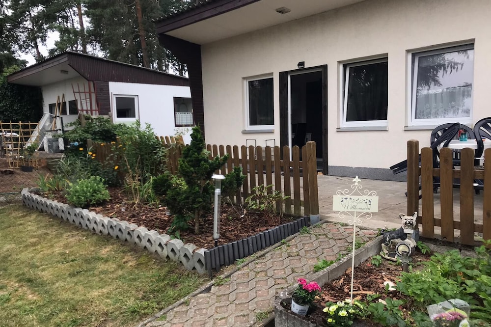 Bungalow near the lake (Mochowsee)