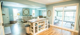 Remodeled Lakefront Woodson Bend Condo- 92-2 Eagle Drive