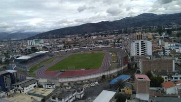 Vista frontal de la propiedad