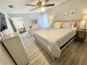 2 bedrooms, travel cot, WiFi, bed sheets