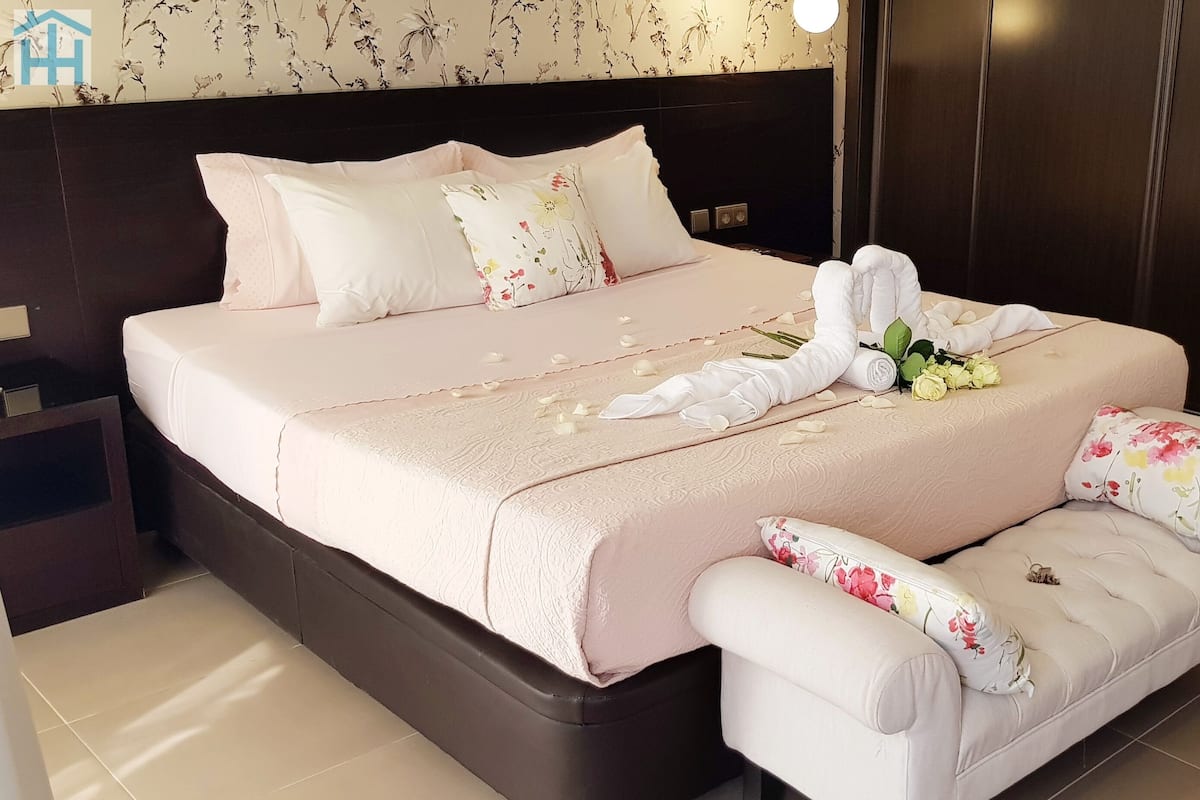 Deluxe Double Room | Hypo-allergenic bedding, individually decorated, individually furnished