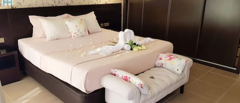 Quarto casal luxo | Roupas de cama antialérgicas, individualmente decorados