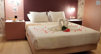Comfort Double Room | Hypo-allergenic bedding, individually decorated, individually furnished