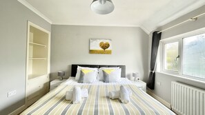 3 bedrooms, iron/ironing board, free WiFi, bed sheets