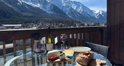 Beautiful two bedroom apartment with stunning views located near centre