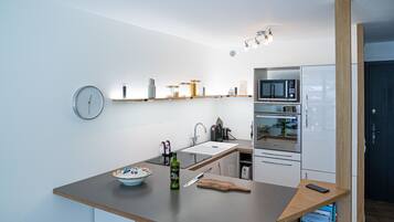 Fridge, microwave, oven, stovetop