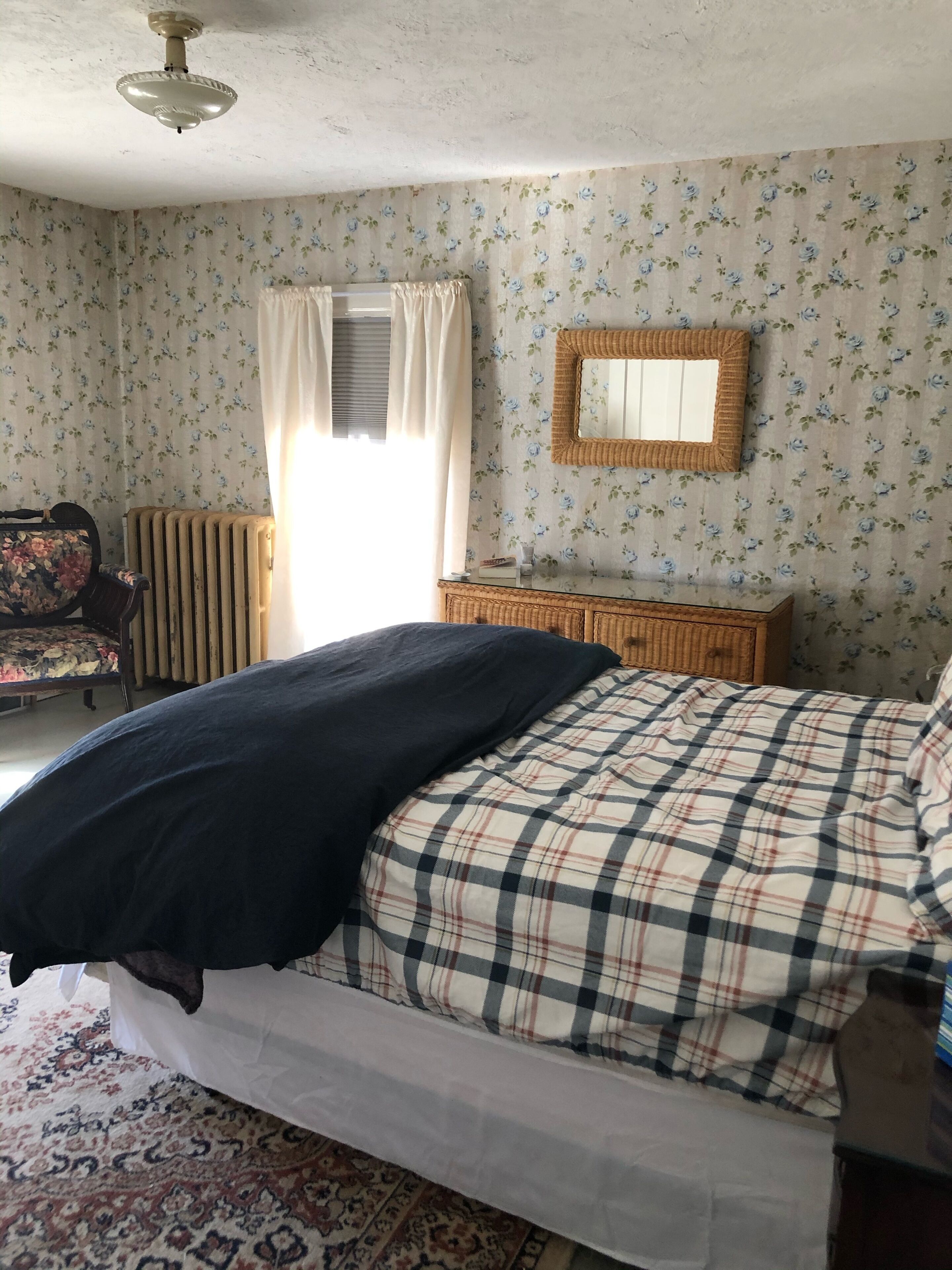 NH Farm House on Lake Winnisquam