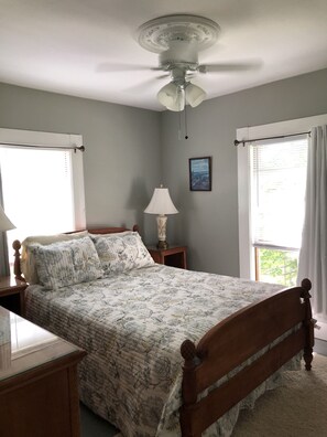 4 bedrooms, desk, free WiFi