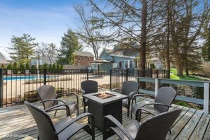 تناول الطعام بالخارج