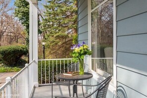 تناول الطعام بالخارج